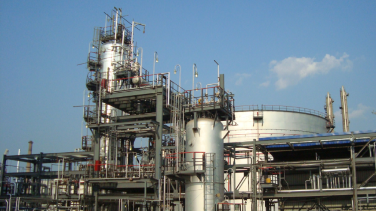 Uganda Engages Prospective Partners for $4 Billion Oil Refinery