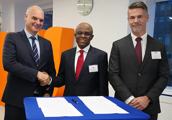 Nigerian Ports & APM Terminals Sign Deal on Port Electrification