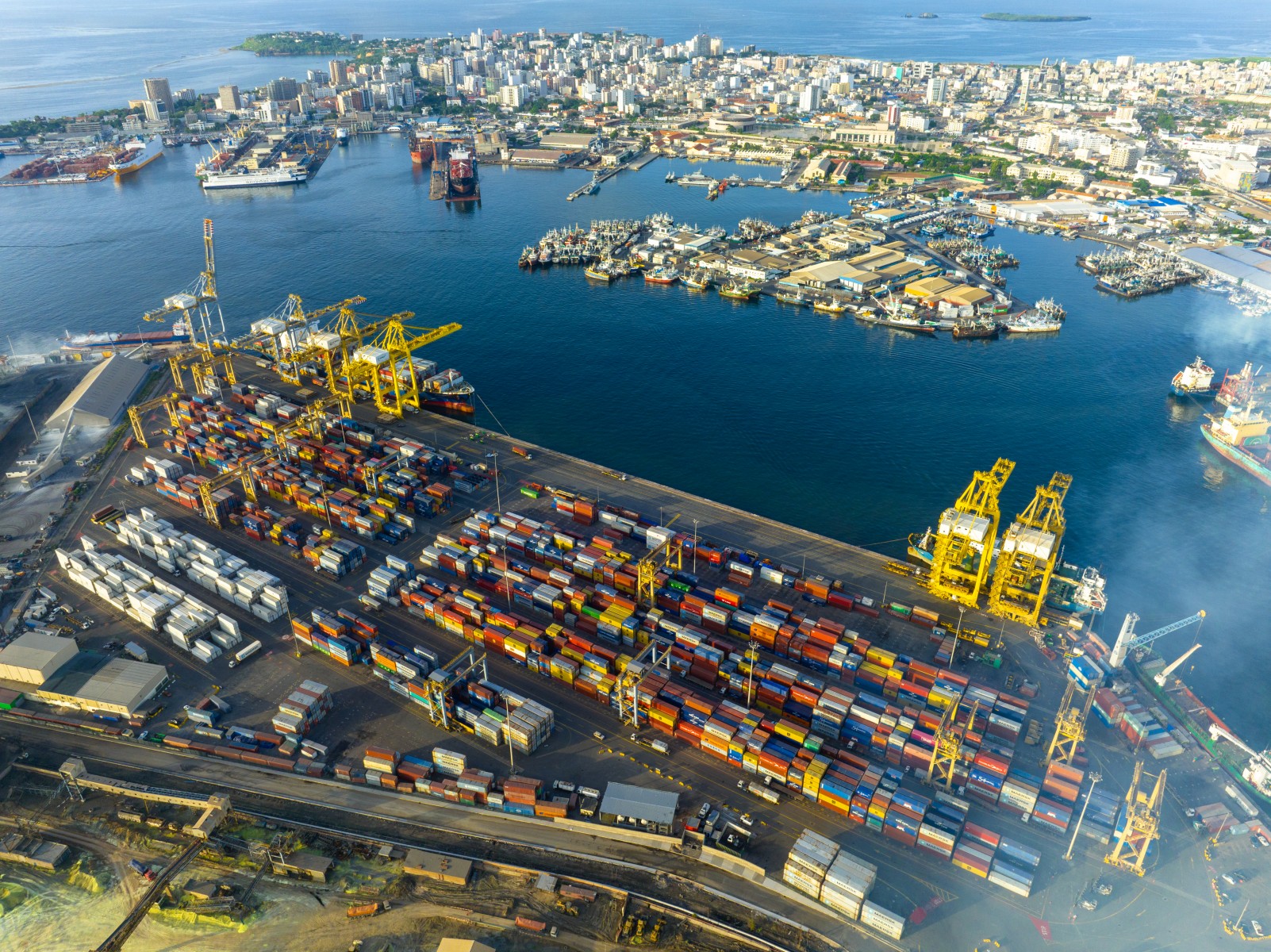 Senegal sets new record in container operations